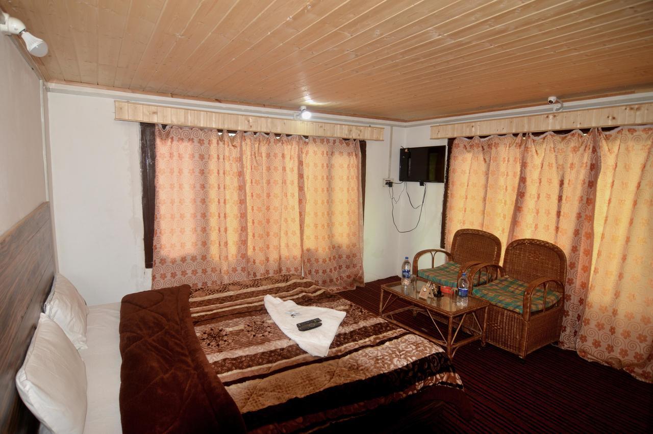 Kashmir House Hotel Pahalgam Exterior photo