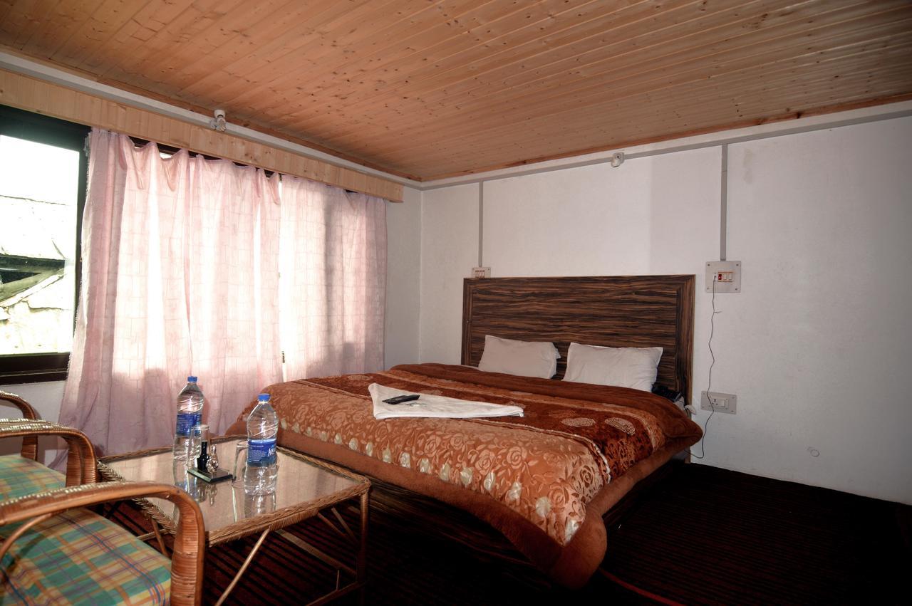 Kashmir House Hotel Pahalgam Exterior photo