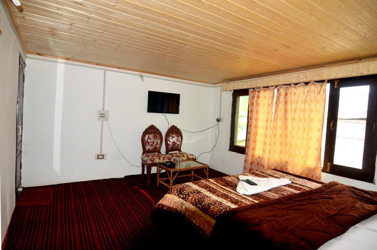 Kashmir House Hotel Pahalgam Exterior photo