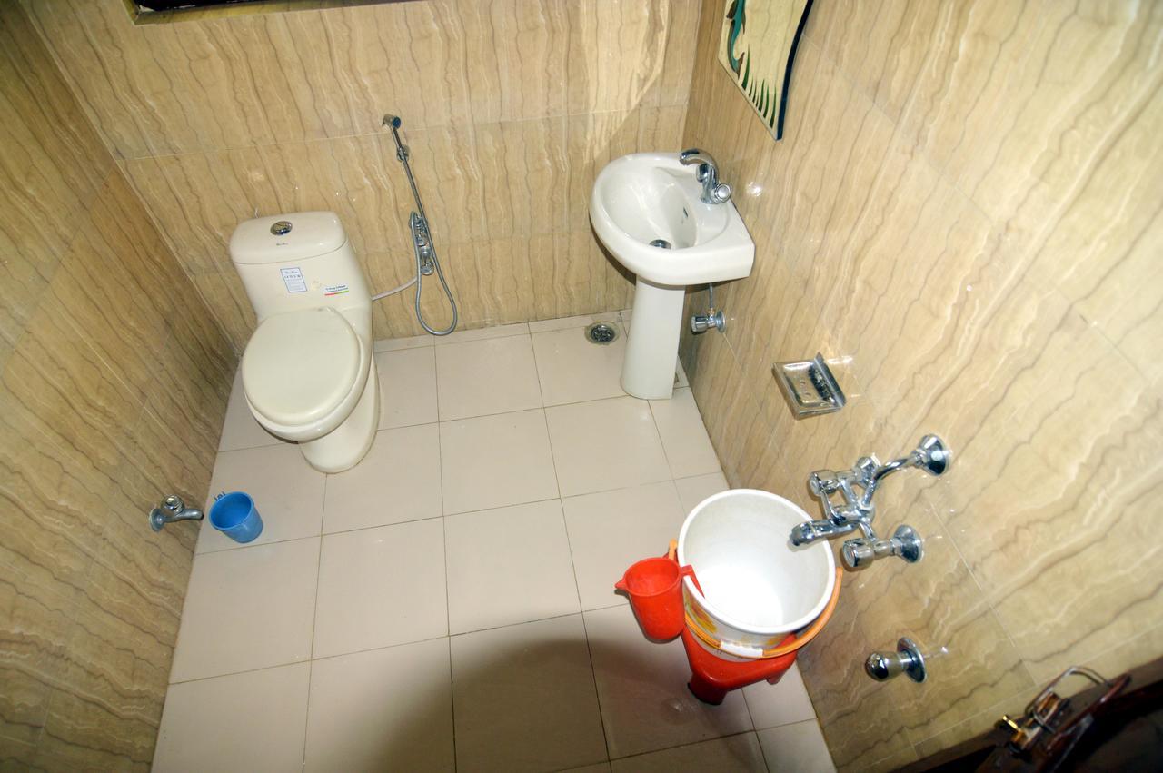 Kashmir House Hotel Pahalgam Exterior photo