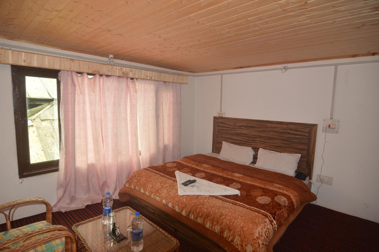 Kashmir House Hotel Pahalgam Exterior photo